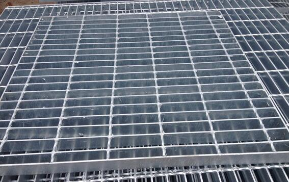 G255/30/100熱鍍鋅鋼格板廣泛用于造船，石化，化工廠